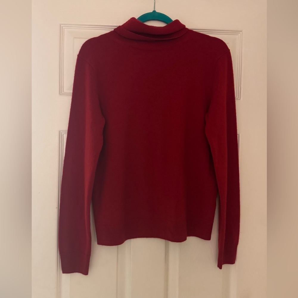 Uniqlo Women's Red Turtleneck Sweater